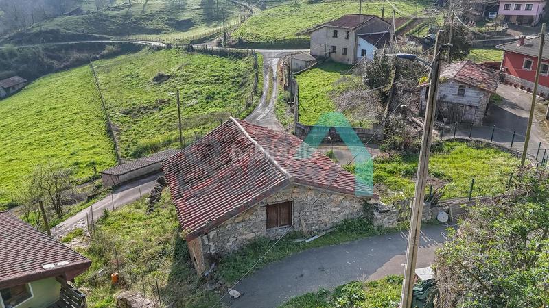 Foto 791658de-d7d6-4a42-9c14-0ddef91ba8c4. Casa a Parres