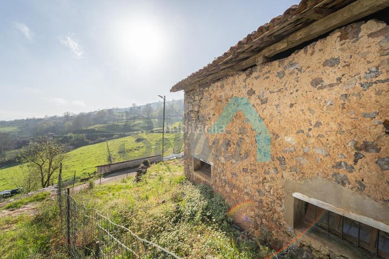 Foto ba348db1-66bd-4c78-995c-c1f48067f957. Casa a Parres