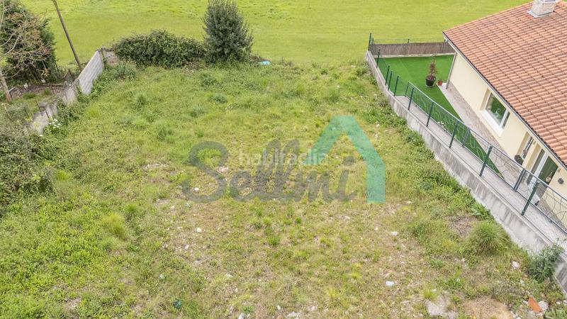 Foto a7541253-5e76-4bfa-b8fc-2adf17053b6e. Terrain résidentiel dans Viella-Granda-Meres Siero