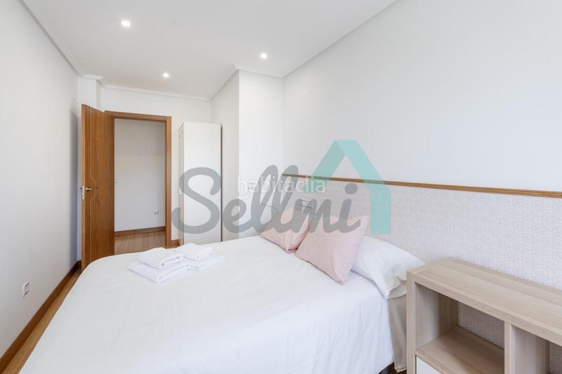 Foto 24242c6d-fa43-47dc-b43c-1170843812fb. Rent flat with heating parking in Huca - La Cadellada Oviedo
