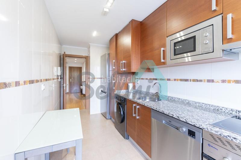 Foto 83a6aaca-706b-49b4-b3a8-9f9fabe75aad. Alquiler piso en Huca - La Cadellada Oviedo