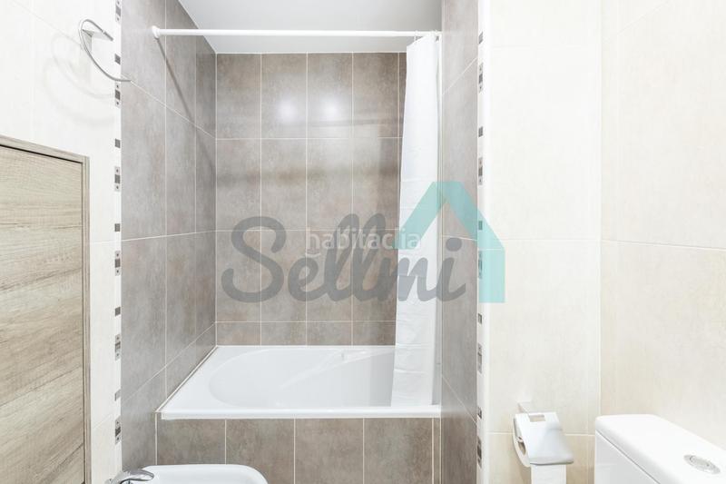 Foto 90e71e72-8706-4181-b36a-ec7d90e90055. Alquiler piso en Huca - La Cadellada Oviedo