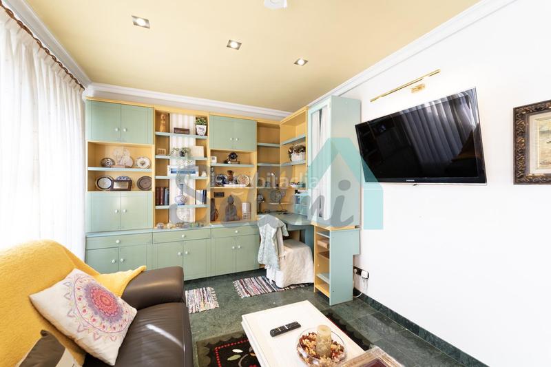 Foto 0a0ba28e-c2dd-4640-8345-afbb2f81035f. Miete dachwohnung mit heizung in El Carbayedo - El Quirinal Avilés