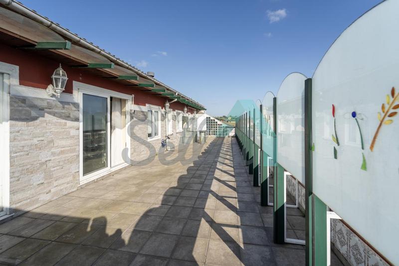 Foto 58d01036-9408-43a4-8381-0fb2a0bf1d50. Miete dachwohnung mit heizung in El Carbayedo - El Quirinal Avilés