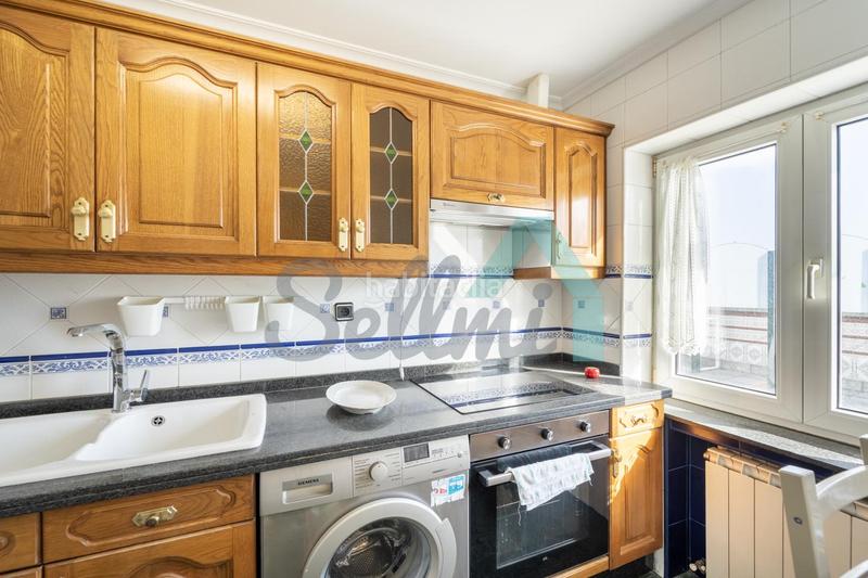 Foto f22849a5-5d51-4372-847a-9513568d5cb2. Miete dachwohnung mit heizung in El Carbayedo - El Quirinal Avilés