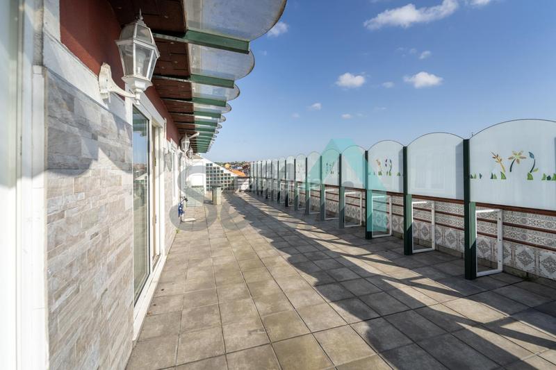 Foto b698ba53-2096-4872-82b1-49b7966f07fd. Rent penthouse with heating in El Carbayedo - El Quirinal Avilés