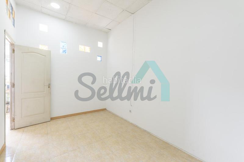 Foto 2c9e19e8-c0e4-4b74-a50d-79d244fdc6d8. Alquiler local comercial en Ventanielles Oviedo