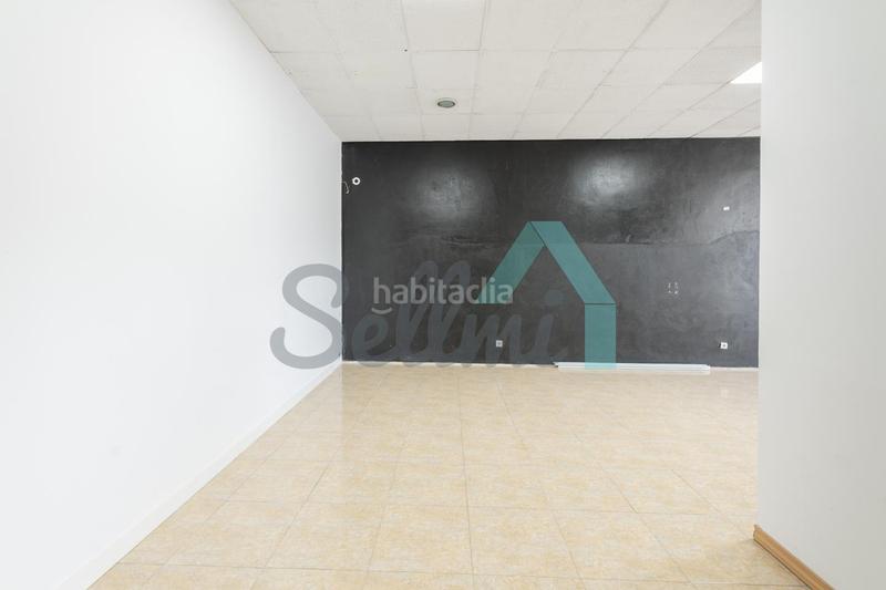 Foto 5c019d09-8055-49d7-8129-ab456f930a75. Alquiler local comercial en Ventanielles Oviedo