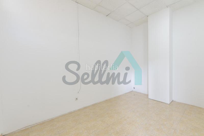 Foto 835d0413-3932-4eed-aa1c-2e2c47796197. Alquiler local comercial en Ventanielles Oviedo