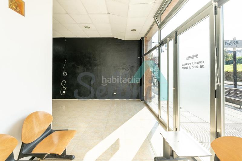 Foto 8da031dd-98a1-41e6-b3af-fcd797c31912. Alquiler local comercial en Ventanielles Oviedo