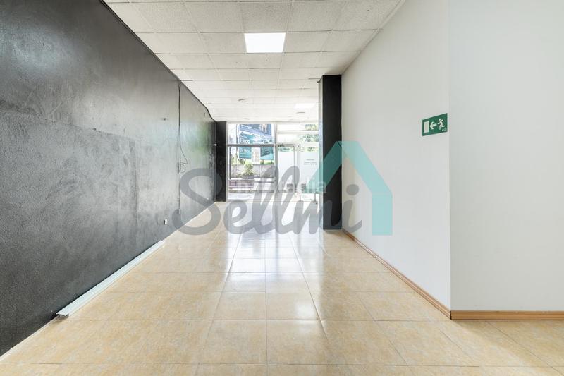 Foto ab39d6ca-ef0f-4300-bc34-a1cfdfa9ee03. Alquiler local comercial en Ventanielles Oviedo