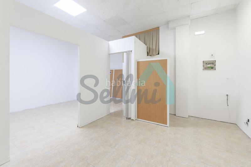 Foto c48d3b14-f16a-40d7-bd16-d4057befb37b. Alquiler local comercial en Ventanielles Oviedo