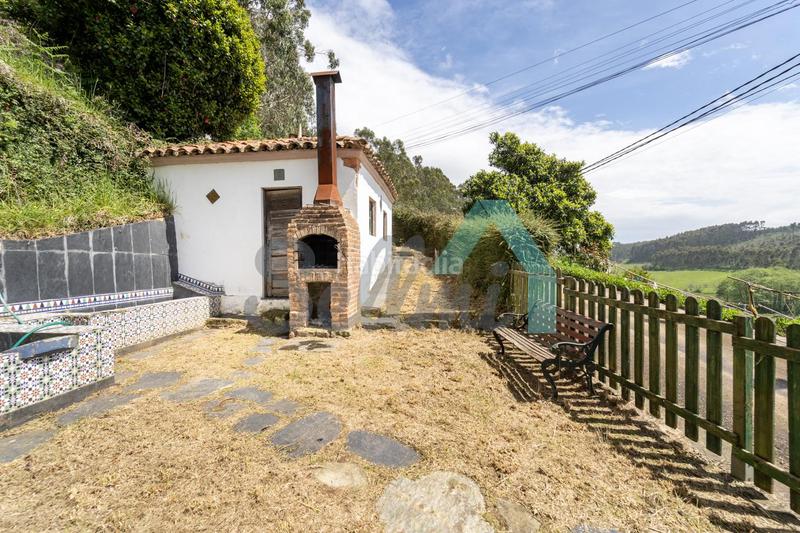 Foto 25d9e75a-55e5-4f32-b58b-0299e02d7aec. Doppelhaus mit heizung parking in Carreño