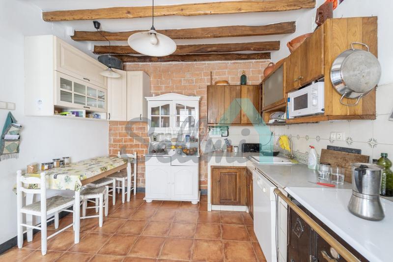 Foto 75c82fcf-a3ba-4384-9c08-73c38eb104df. Doppelhaus mit heizung parking in Carreño