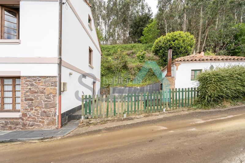 Foto be56e20d-b170-4af9-b98b-fcbc188ffdb2. Doppelhaus mit heizung parking in Carreño