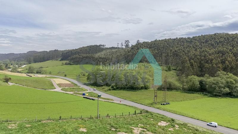 Foto bfda5052-9c7d-43e1-80bf-683dc6191ea7. Doppelhaus mit heizung parking in Carreño