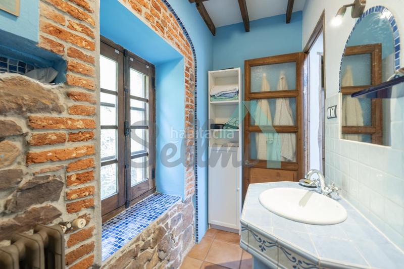 Foto c284ce6d-2c2c-47f6-b919-c89d5128a9e1. Doppelhaus mit heizung parking in Carreño