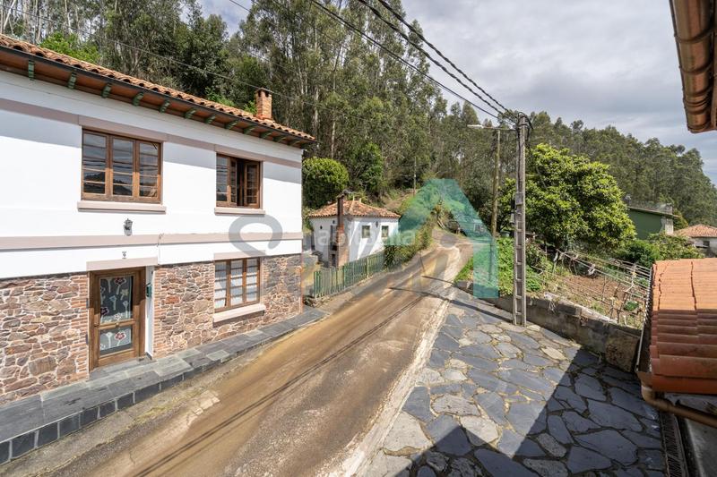 Foto ca2b0d3d-00d4-4c94-ad3a-6cc95fe67f3c. Doppelhaus mit heizung parking in Carreño