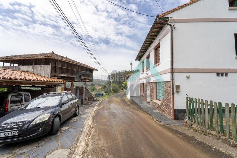 Foto d33adf11-078c-4f18-8af7-69584b24e271. Doppelhaus mit heizung parking in Carreño