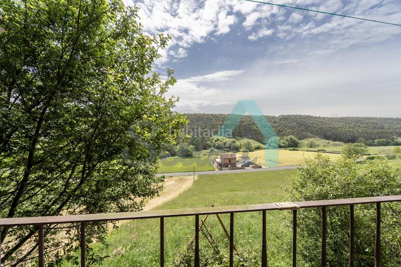 Foto daecf7d8-289b-4e23-8409-81ea15420ba7. Doppelhaus mit heizung parking in Carreño