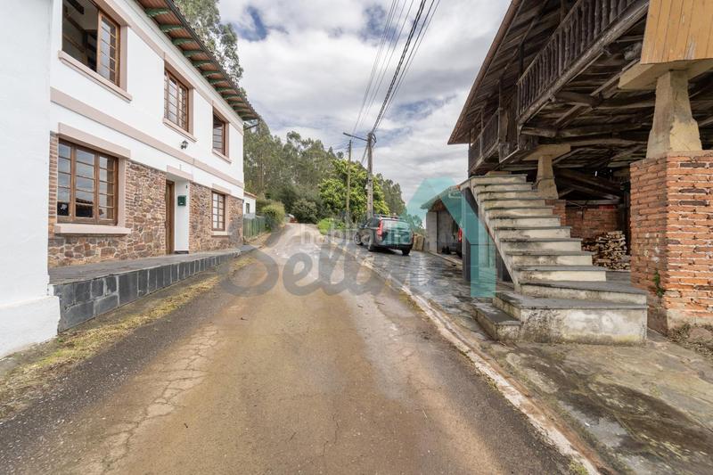 Foto e48f6f0f-2cfb-4bb6-af2e-04fa06dd66a3. Doppelhaus mit heizung parking in Carreño