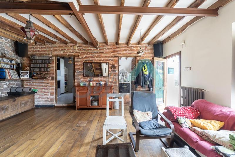 Foto e4b5928a-80b8-45d2-a428-0f04f9dc86f7. Doppelhaus mit heizung parking in Carreño