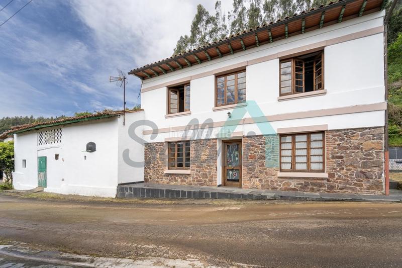 Foto e91cbde4-4e95-4177-b9e7-66efccd39e60. Doppelhaus mit heizung parking in Carreño