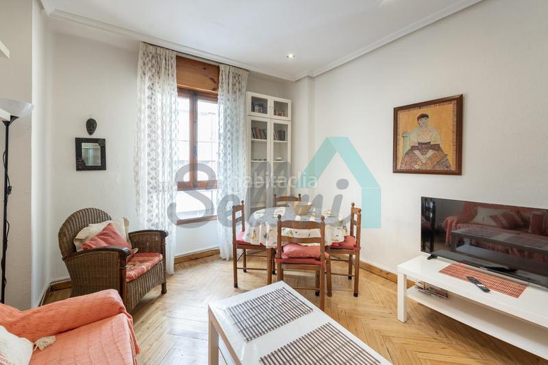 Foto dc324aa9-6479-46db-94b0-14dcfe858260. Rent flat with heating in La Arena Gijón