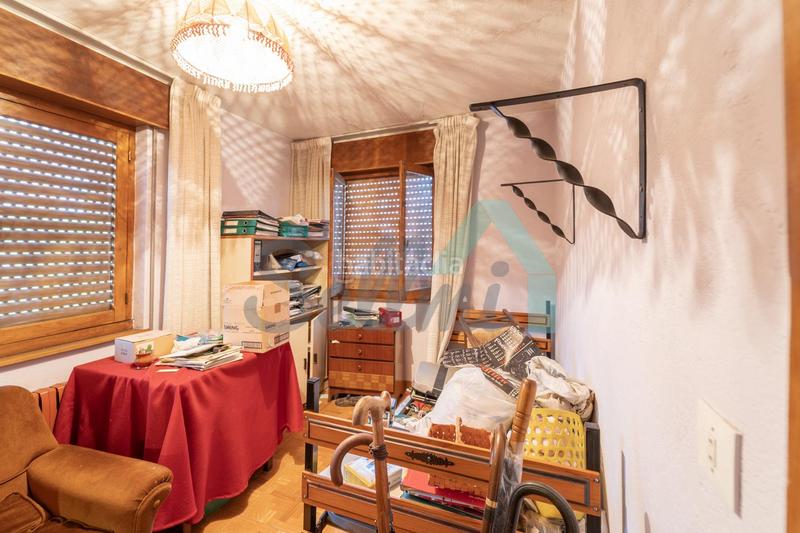 Foto b81761da-1115-475b-aff6-8e432d940dfe. Casa aparellada amb calefacció aparcament a San Claudio - Trubia - Las Caldas Oviedo