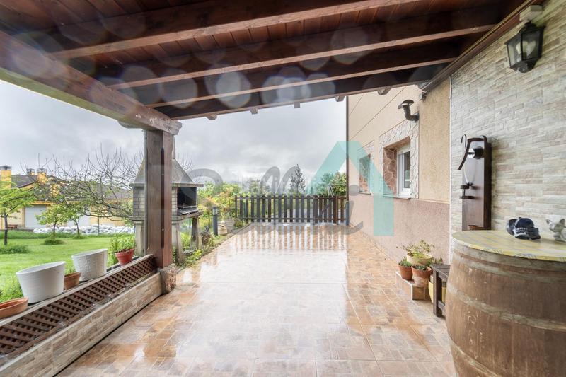 Foto 124ba3cc-862b-42aa-89f6-8565c1a0f180. Casa en Parroquias Sur - La Manjoya Oviedo