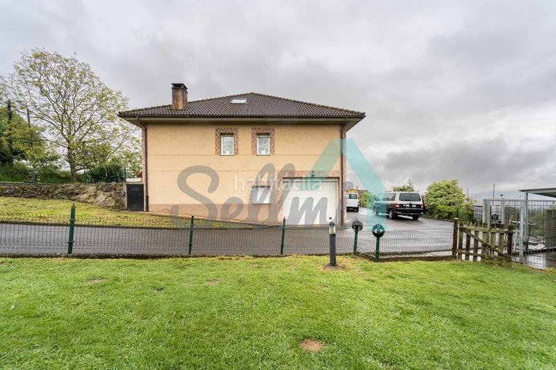 Foto 01b52127-8016-48b7-bbd0-97c5249db8e1. Haus mit heizung parking in Parroquias Sur - La Manjoya Oviedo