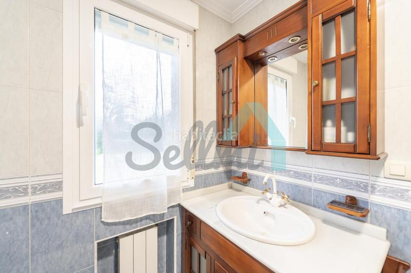 Foto 208fc076-3447-4868-a09d-8500ff71fa79. Haus mit heizung parking in Parroquias Sur - La Manjoya Oviedo