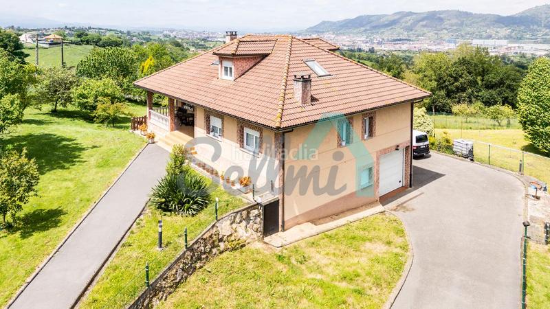 Foto 2f984444-1548-48a7-a3d2-43d6cb394e97. Haus mit heizung parking in Parroquias Sur - La Manjoya Oviedo