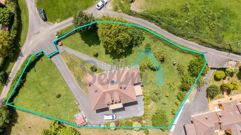 Foto 322cd2df-116b-4f79-966b-dbab35c45742. Haus mit heizung parking in Parroquias Sur - La Manjoya Oviedo