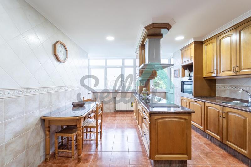 Foto 3f29cbdc-1ca4-4abe-82da-23b5ee1cad3d. Haus mit heizung parking in Parroquias Sur - La Manjoya Oviedo