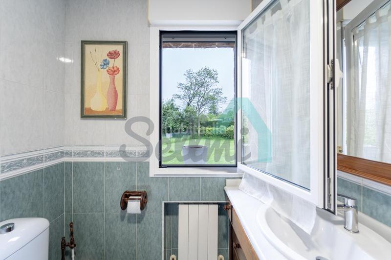 Foto 505b25ce-6d1b-43ef-a5a3-a098a22255ab. Haus mit heizung parking in Parroquias Sur - La Manjoya Oviedo