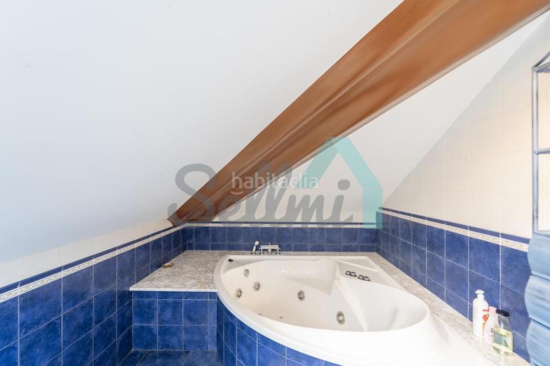 Foto 51f1116f-7385-46a2-8de1-81eb8daaf05c. Haus mit heizung parking in Parroquias Sur - La Manjoya Oviedo