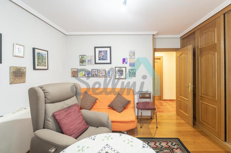 Foto 550282dd-22e3-4083-b6a6-53e3fe6d71ac. Haus mit heizung parking in Parroquias Sur - La Manjoya Oviedo