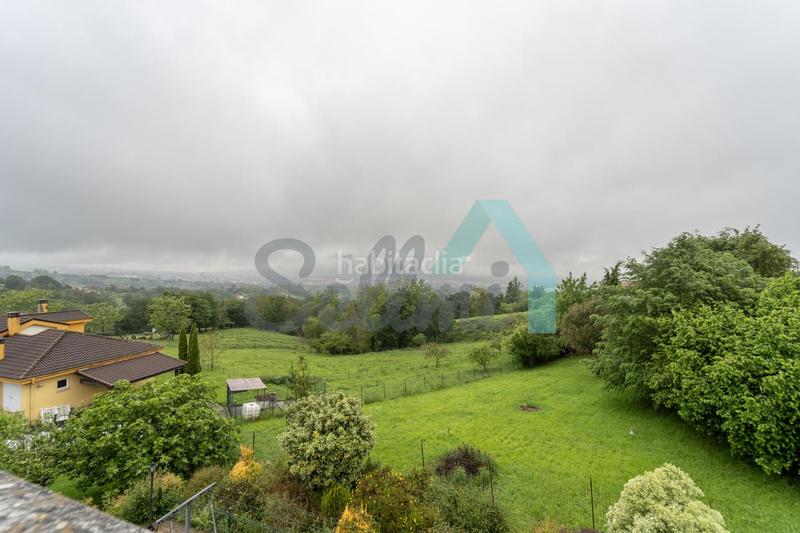 Foto 640121fa-a4a6-43a6-a11b-c86801a63752. Haus mit heizung parking in Parroquias Sur - La Manjoya Oviedo