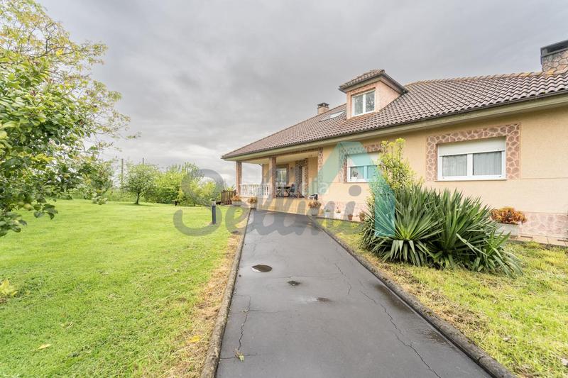 Foto 691663d8-790b-44d3-9f84-5dd904afefbd. Haus mit heizung parking in Parroquias Sur - La Manjoya Oviedo