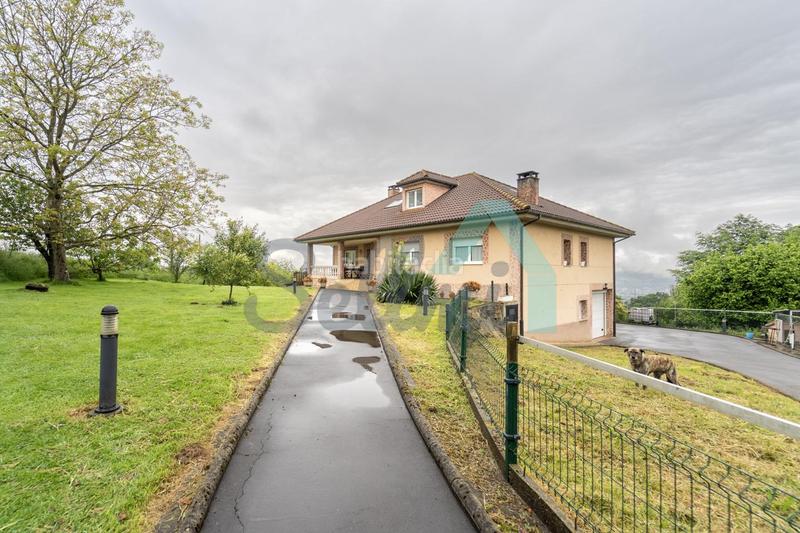 Foto 6f154b70-98d6-4529-aad6-2d9325c38279. Haus mit heizung parking in Parroquias Sur - La Manjoya Oviedo