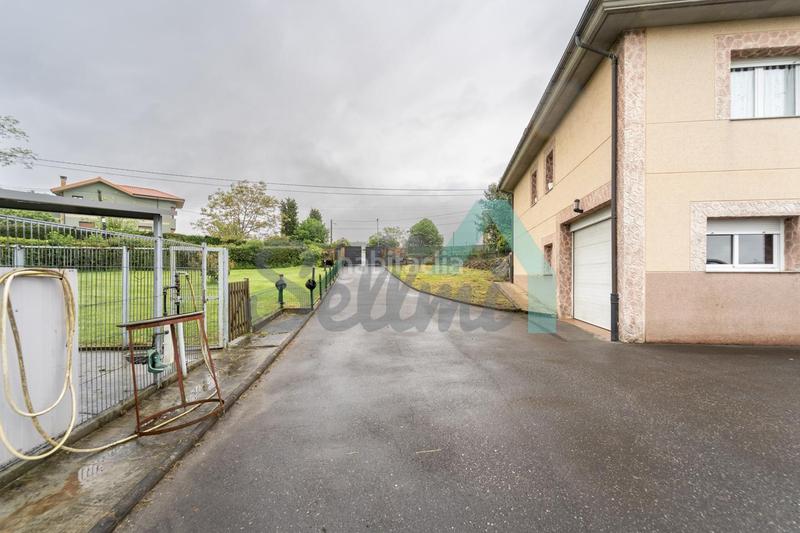 Foto 880110da-0815-4d6e-85e3-782e30fad2e0. Haus mit heizung parking in Parroquias Sur - La Manjoya Oviedo