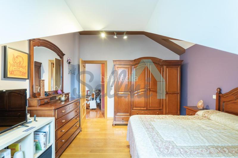 Foto 8e687d3f-2149-421b-9737-80f5a2bc3972. Haus mit heizung parking in Parroquias Sur - La Manjoya Oviedo