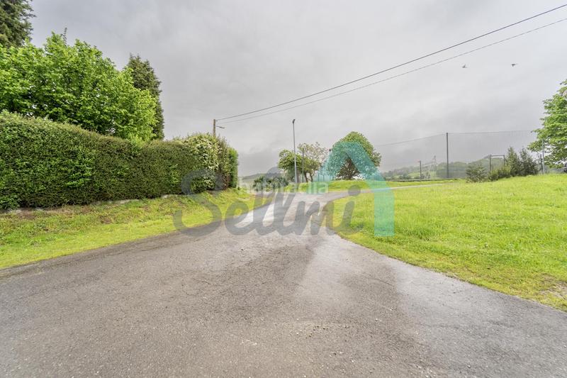 Foto b921cdc8-bb41-4a48-a136-3d680f156341. Haus mit heizung parking in Parroquias Sur - La Manjoya Oviedo