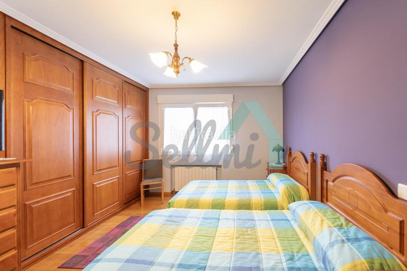 Foto c893740b-c918-47d1-b08c-342cd41b1572. Haus mit heizung parking in Parroquias Sur - La Manjoya Oviedo