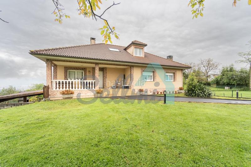 Foto e7f6523d-9185-4a7c-bb85-315f0aaa97b4. Haus mit heizung parking in Parroquias Sur - La Manjoya Oviedo