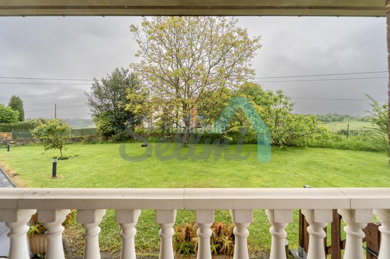 Foto ec012611-00a1-4c1b-b601-b71902a01626. Haus mit heizung parking in Parroquias Sur - La Manjoya Oviedo