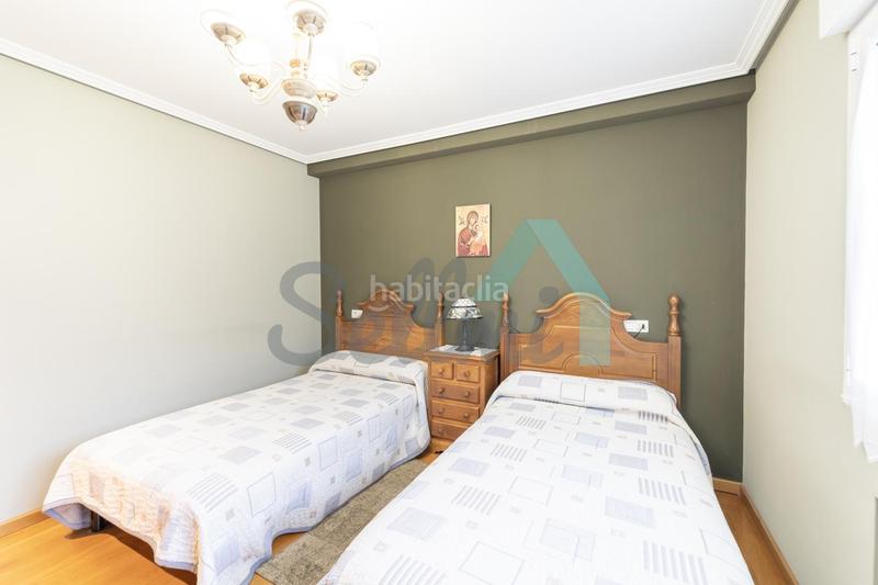 Foto ed553584-6869-4797-8c4f-7173b2ee6a0d. Haus mit heizung parking in Parroquias Sur - La Manjoya Oviedo