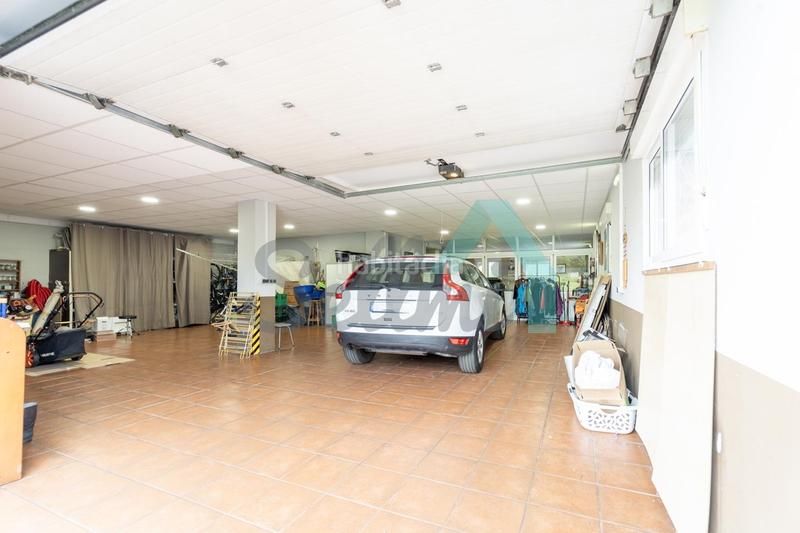 Foto ef0ee0dd-bff8-4189-9415-ec1ac5dd4833. Haus mit heizung parking in Parroquias Sur - La Manjoya Oviedo