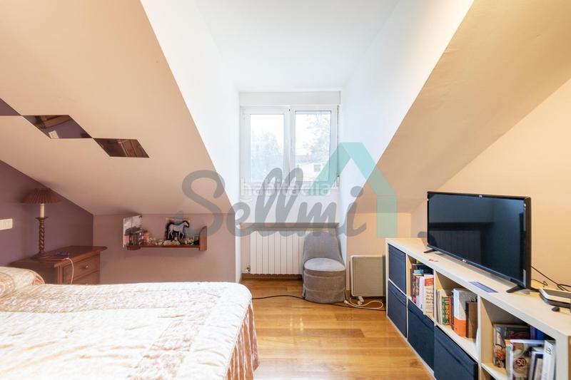 Foto fcff3c02-0b12-4151-8fbf-a550b0cb81c1. Haus mit heizung parking in Parroquias Sur - La Manjoya Oviedo